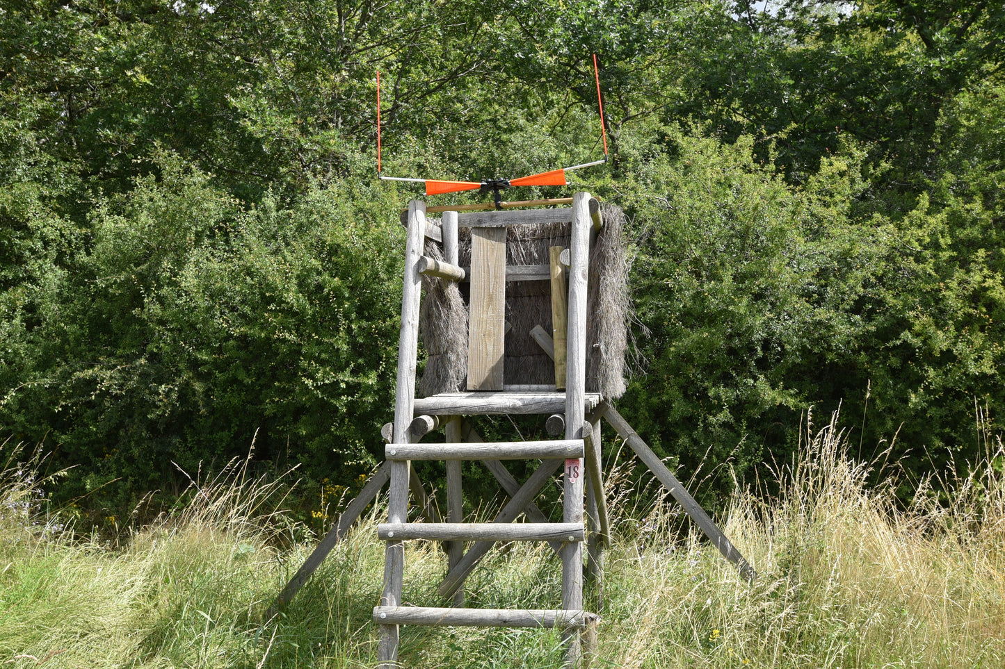 Lot de 10 Mil Angulaire sur pied télescopique (kit complet) et fixation sur mirador